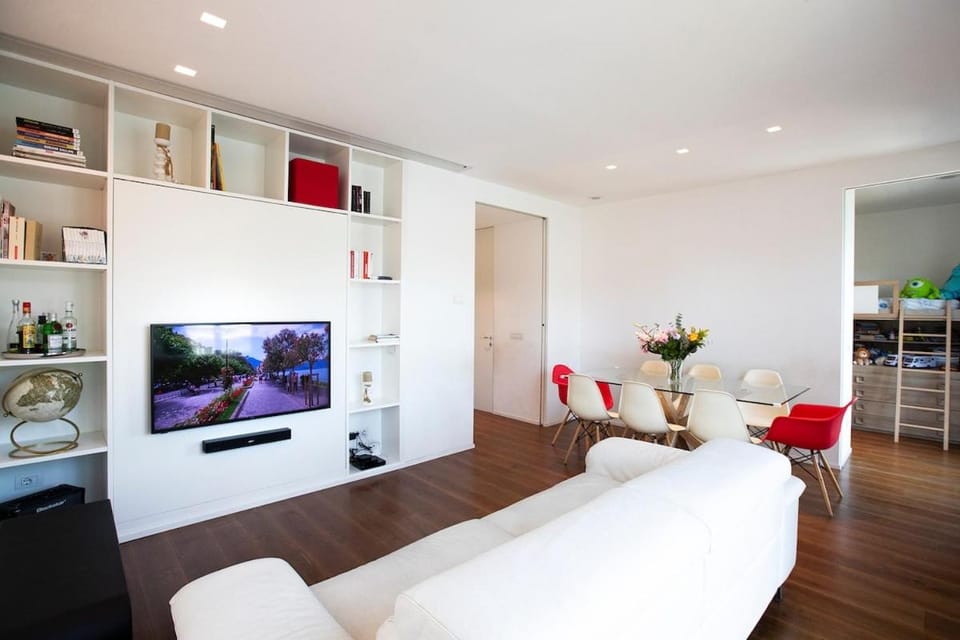 TV and multimedia, Living room, Photo of the whole room, Seating area