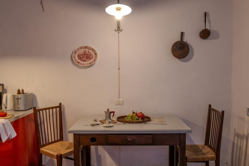 Dining area, Food