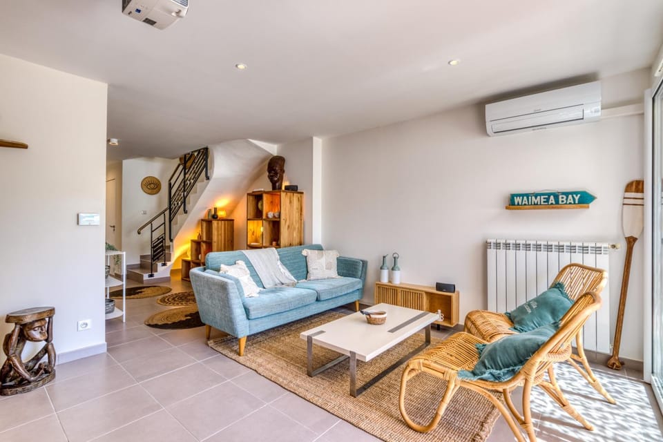 Property building, Living room