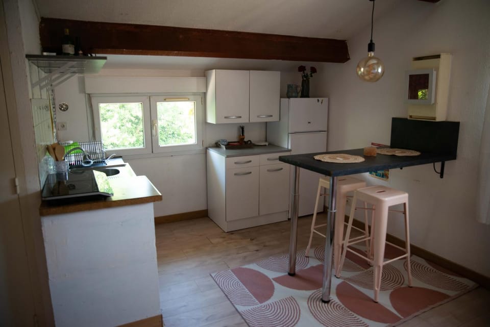 Kitchen or kitchenette, stove, kitchen