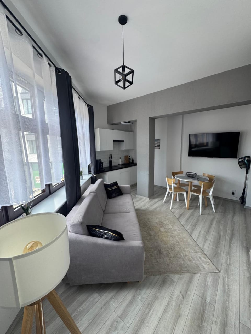 Communal lounge/ TV room, TV and multimedia, Kitchen or kitchenette, Living room, Seating area, Dining area, Evening entertainment