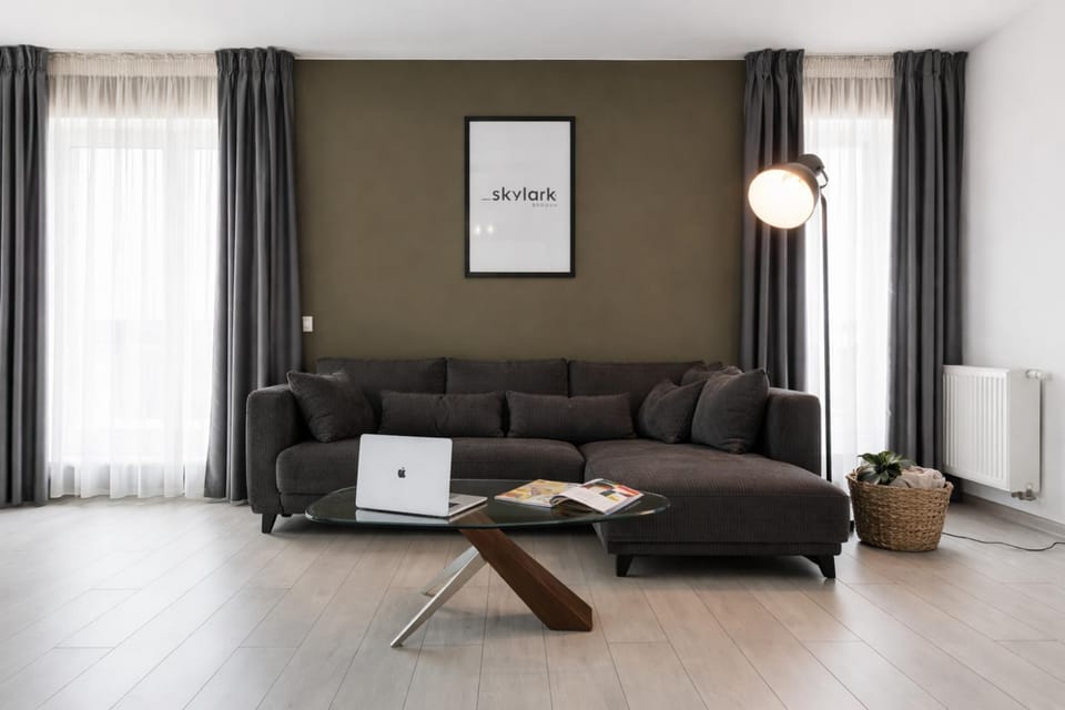 Skylark - Sydney Penthouse with Jacuzzi and Mountain View Apartment in Brasov