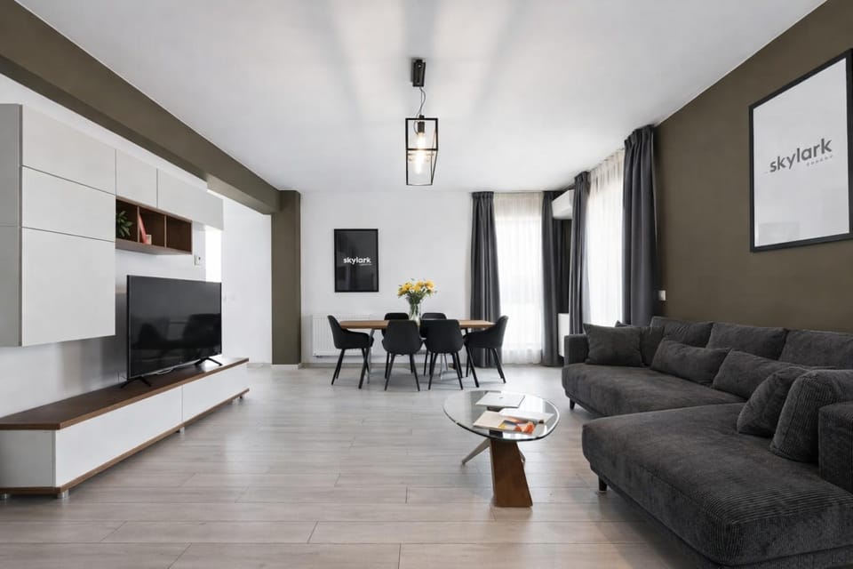 Skylark - Sydney Penthouse with Jacuzzi and Mountain View Apartment in Brasov