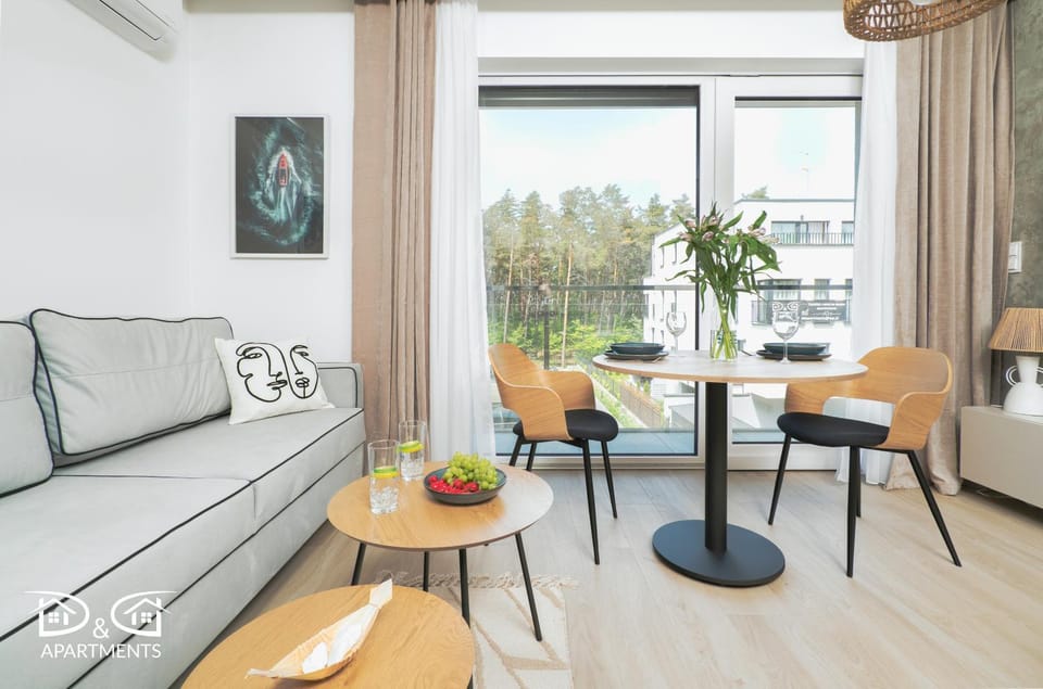 View (from property/room), Balcony/Terrace, Living room, Dining area