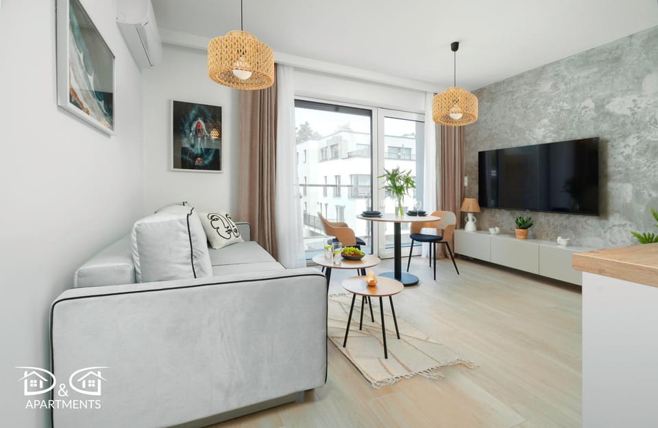 Communal lounge/ TV room, Living room, Photo of the whole room, Seating area, Dining area