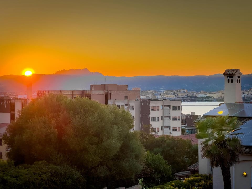 City view, Sea view