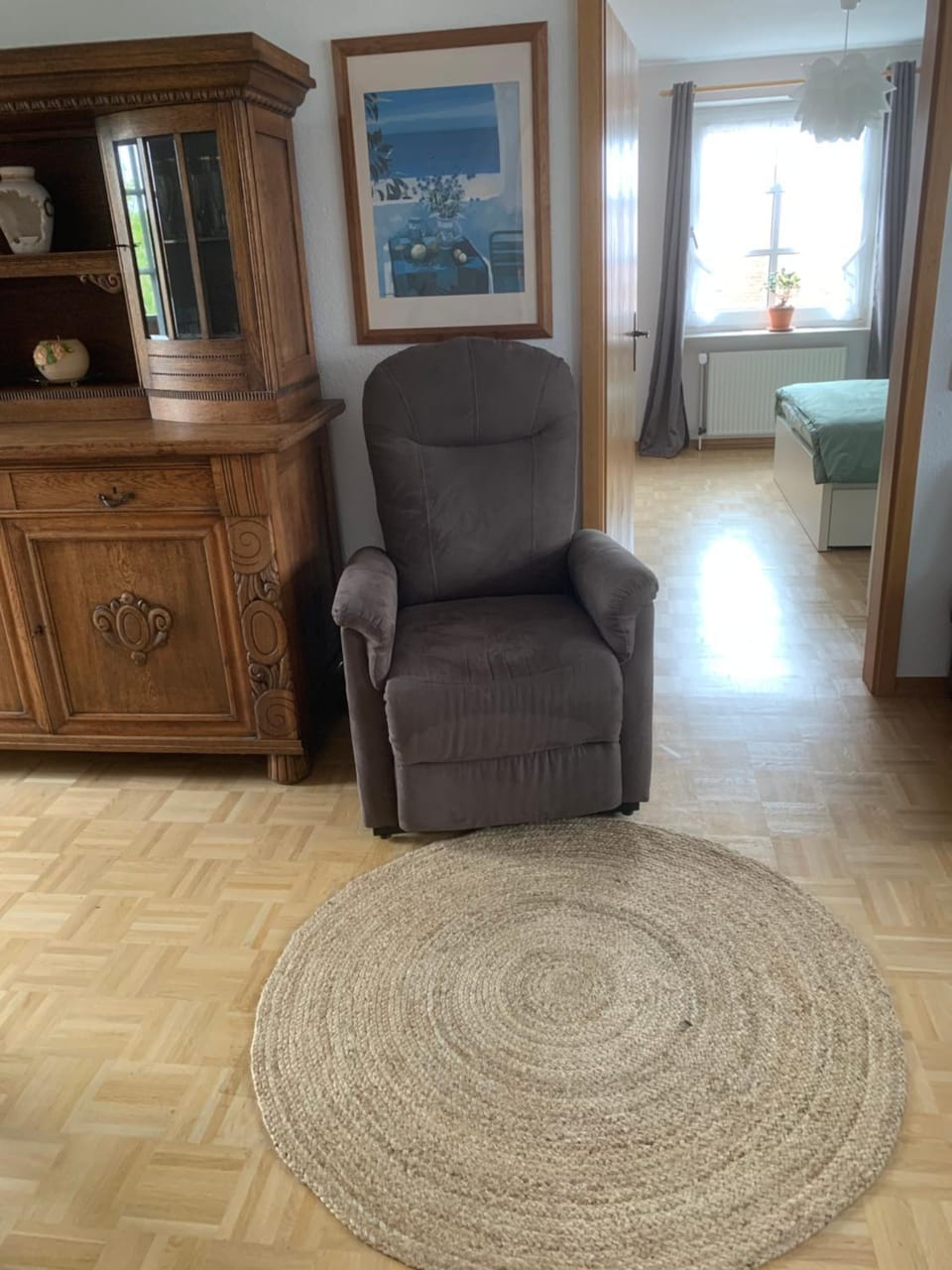 Living room, Photo of the whole room