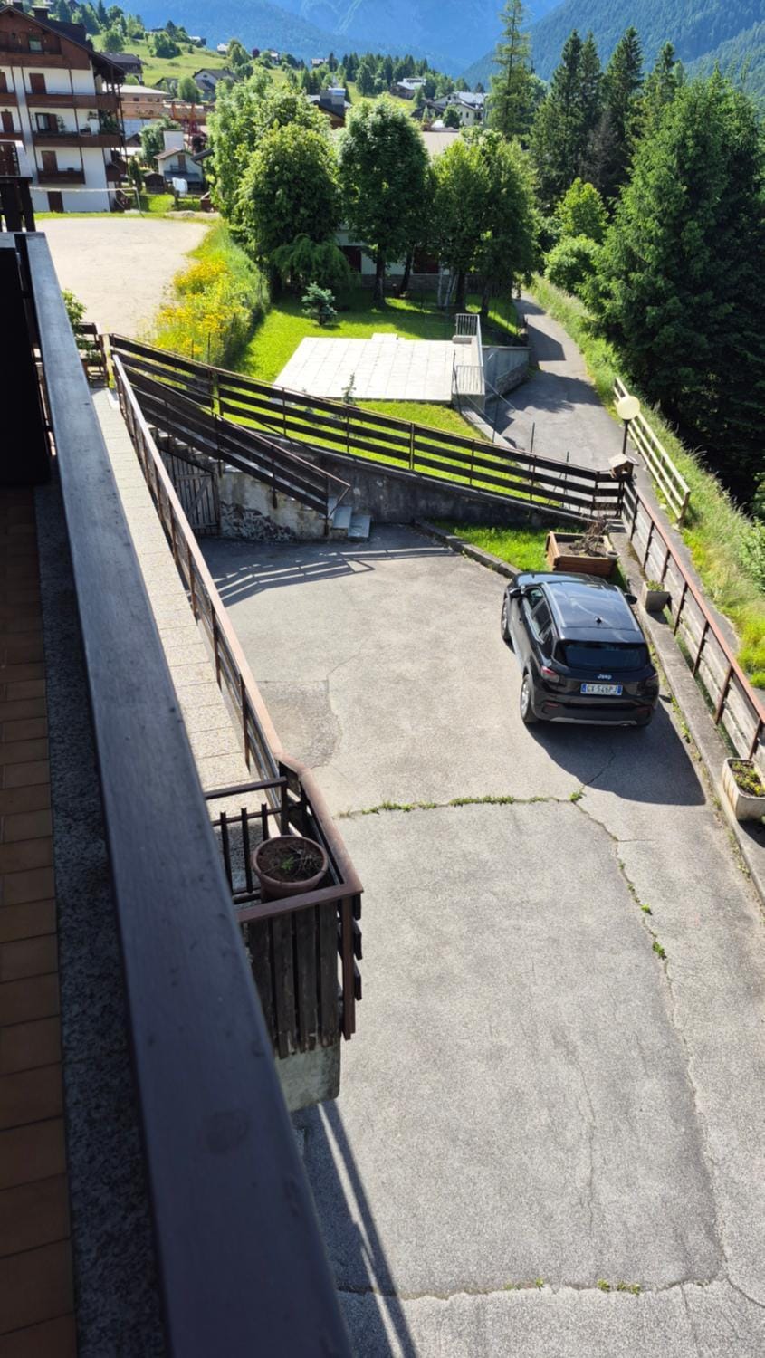 Neighbourhood, Parking