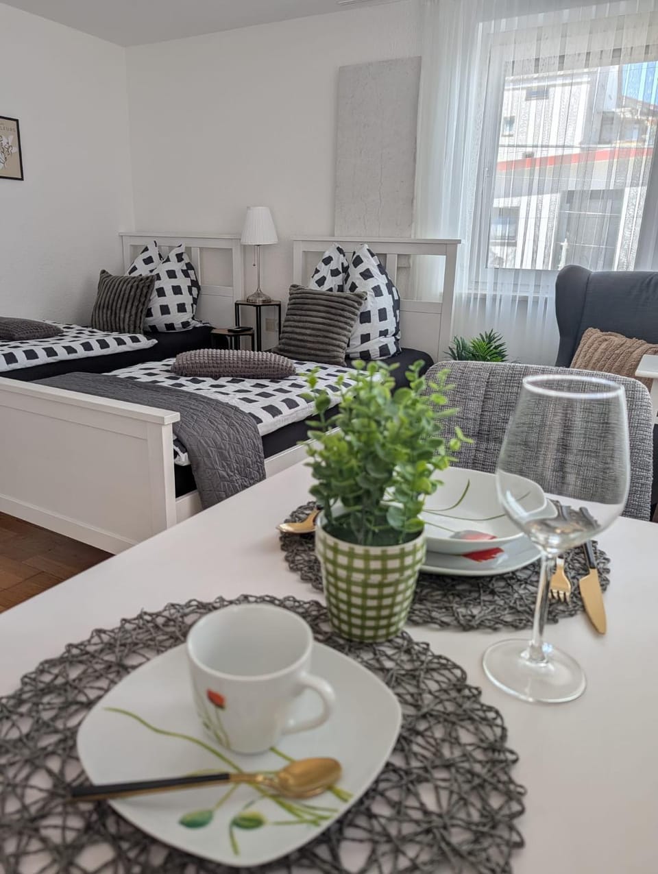 Living room, Seating area, Dining area