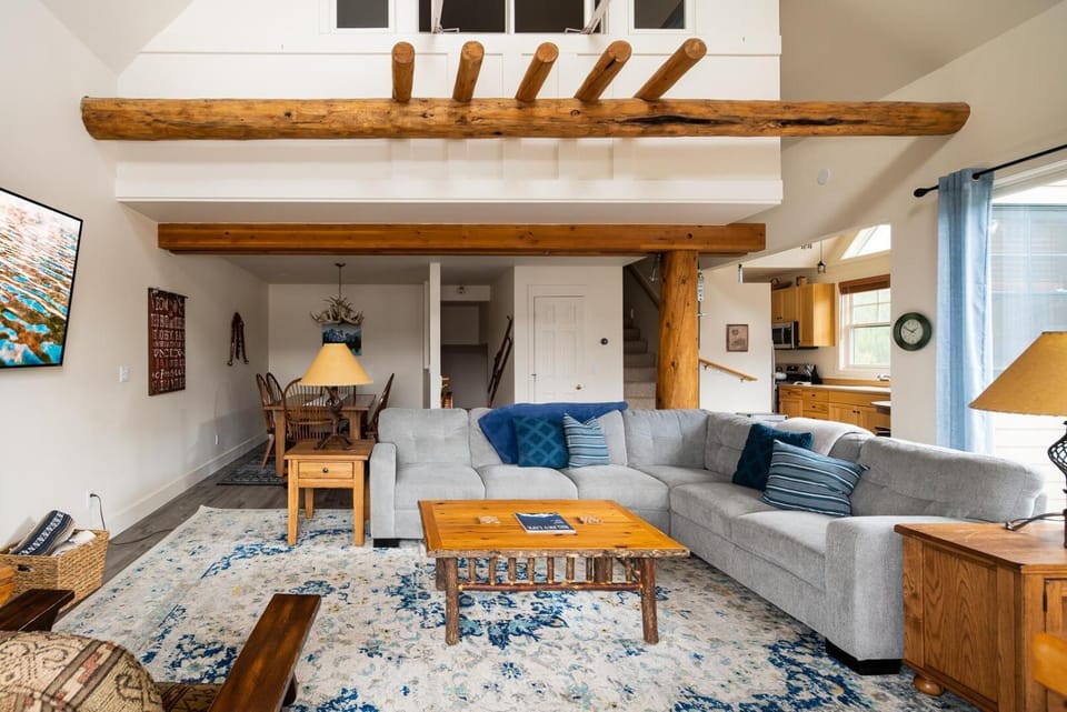Saddle Ridge B5 House in Big Sky
