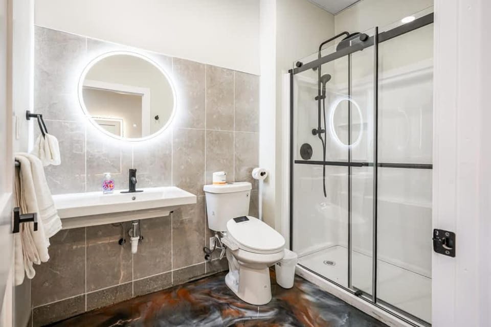 New Loft 7 min to Acrisure Stadium Sleeps 4 Apartment in Pittsburgh