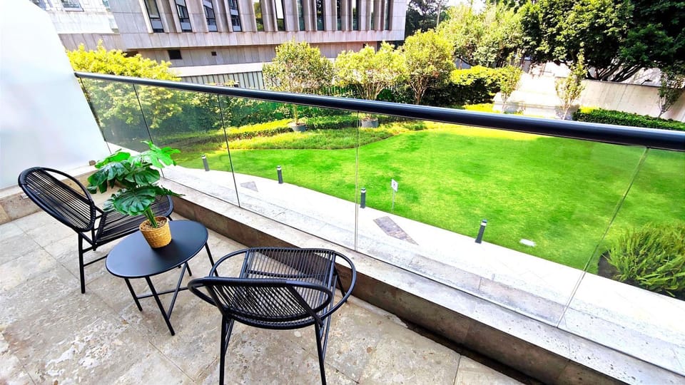 Stylish Polanco Pool, Gym, Terrace & King Bed Apartment in Mexico City