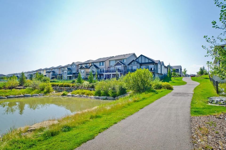 Neighbourhood, Natural landscape