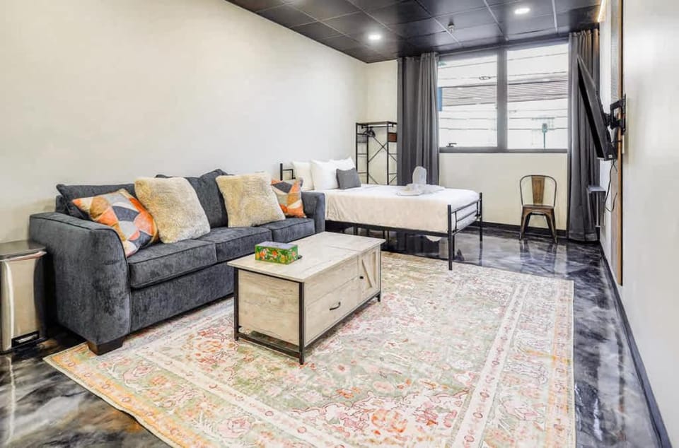 New Loft 5 min Shadyside or East Liberty Sleeps 4 Apartment in Pittsburgh