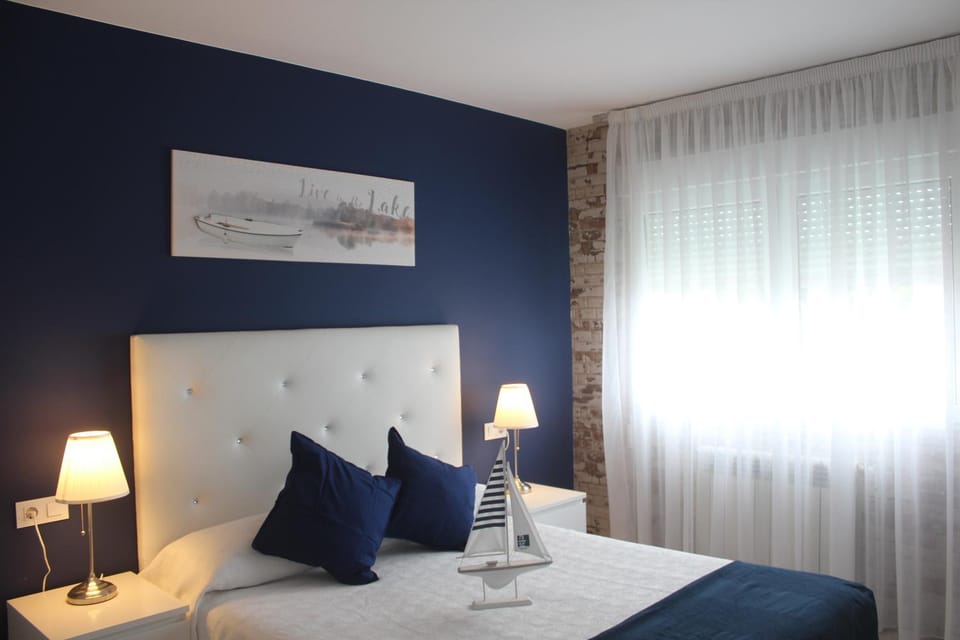 Bed, Photo of the whole room, Decorative detail, Bedroom, Sea view
