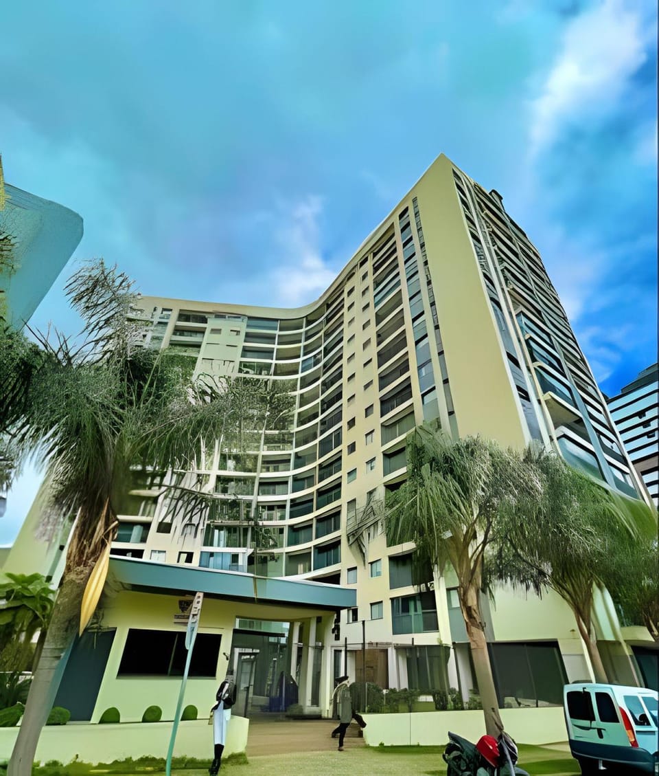 ESPLÊNDiDO, apto com suíte, ar cond, e garagem! Apartment in Curitiba