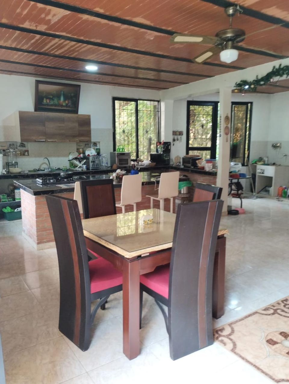 Restaurant/places to eat, Kitchen or kitchenette, Living room, Dining area, stove