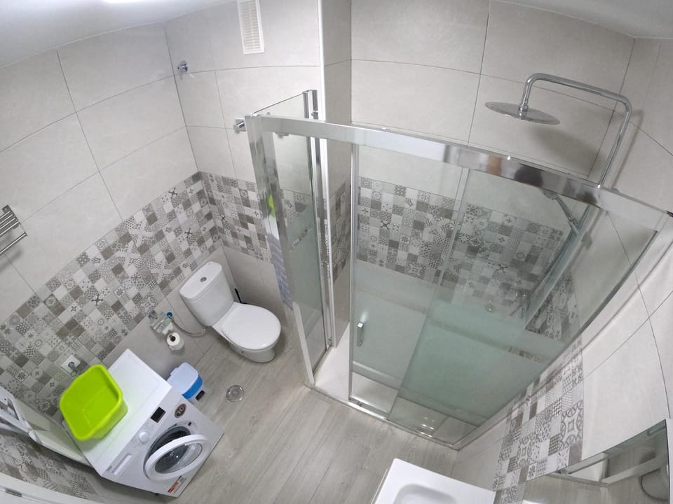 Toilet, Bathroom, bidet, towels