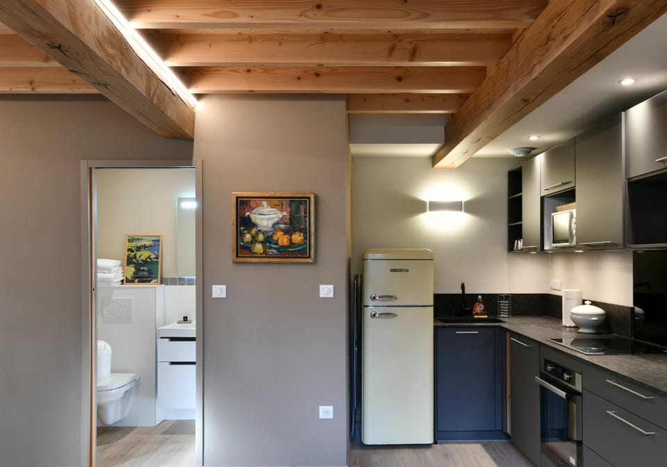 Kitchen or kitchenette, Living room
