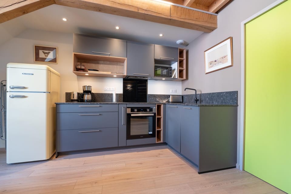 Kitchen or kitchenette, Living room