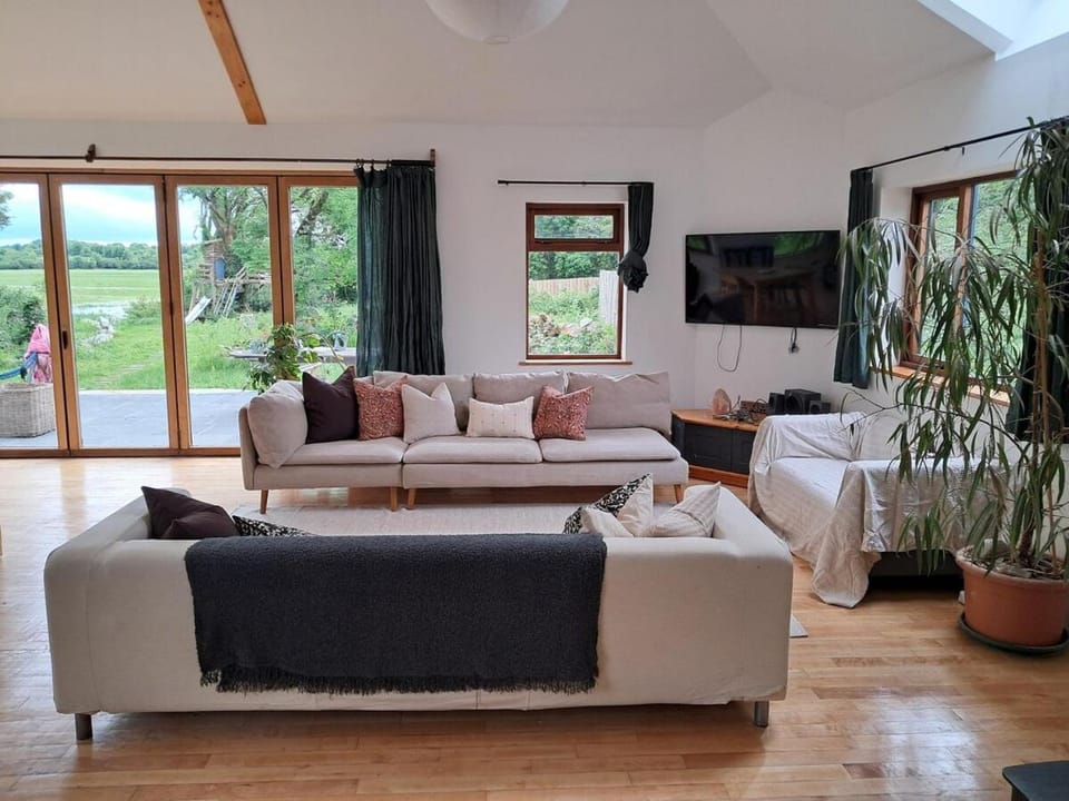 Spacious 6 bedroom retreat in peaceful location House in County Galway