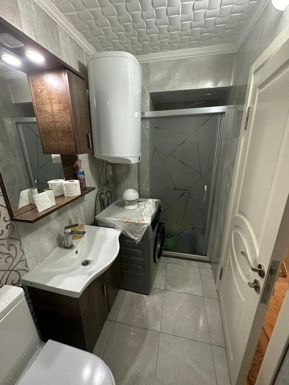 Shower, Toilet, Bathroom