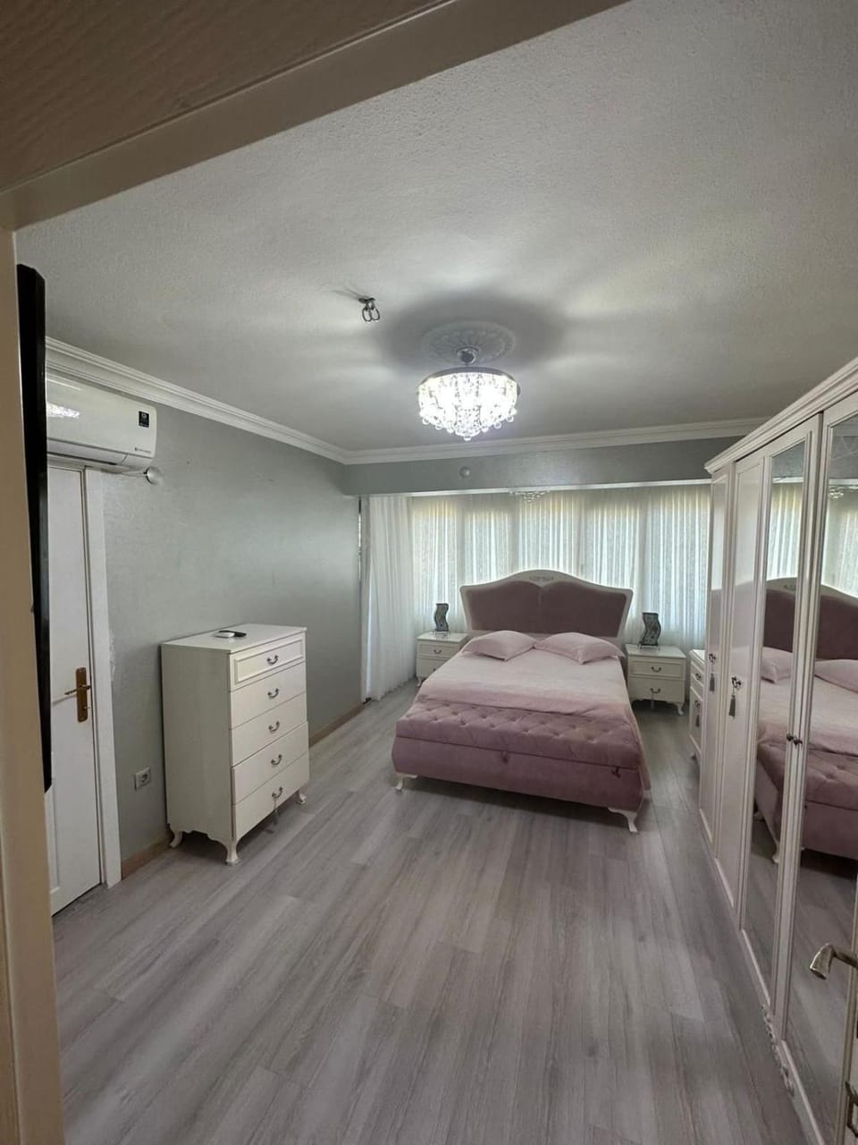 Bed, Photo of the whole room, Bedroom, wardrobe