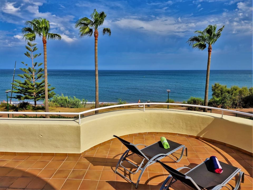 Day, Natural landscape, View (from property/room), Balcony/Terrace, sunbed