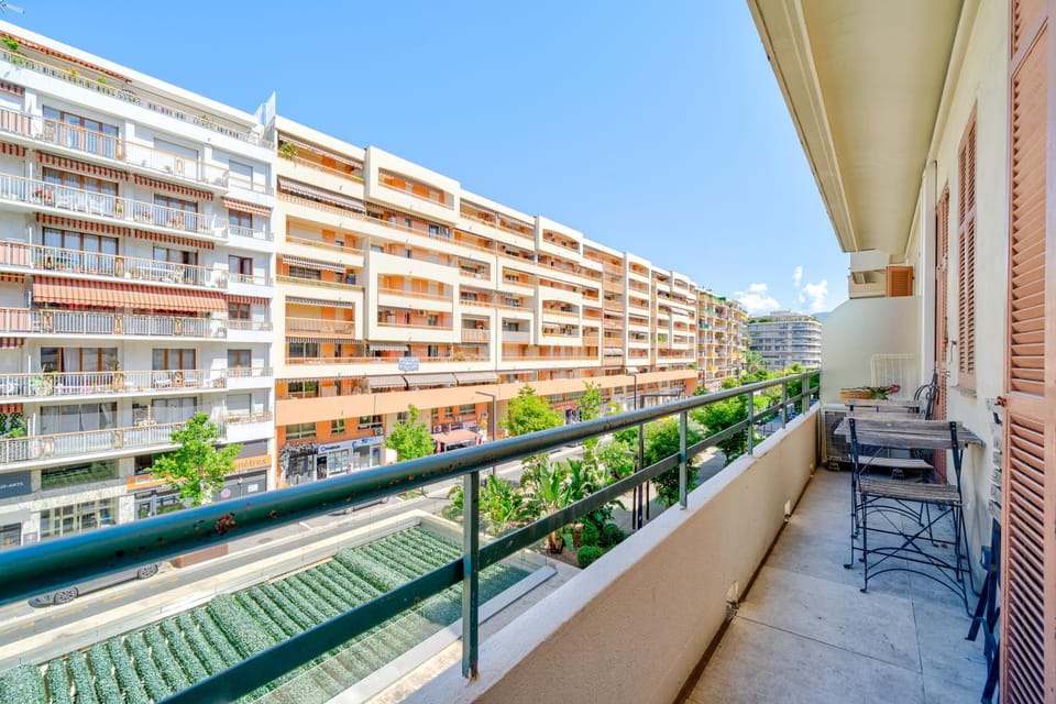 Property building, Day, View (from property/room), Balcony/Terrace