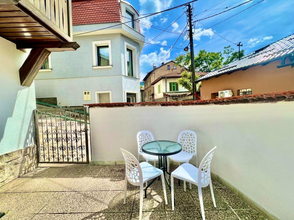 Property building, Patio, Day, View (from property/room), Balcony/Terrace, Dining area