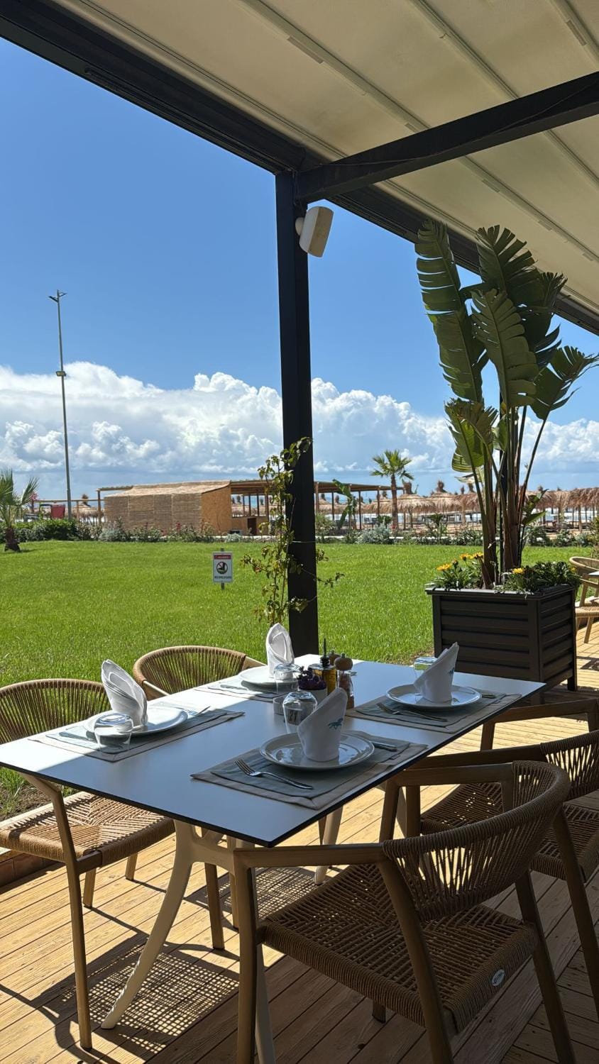 Restaurant/places to eat, View (from property/room)