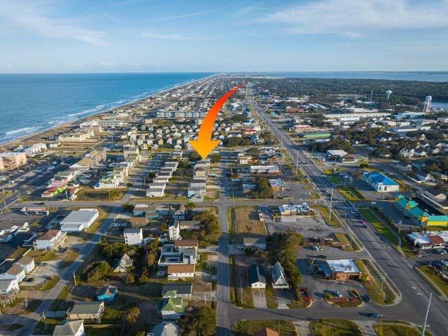 3min Walk to Beach Hot Tub Yard Near Shops House in Kill Devil Hills