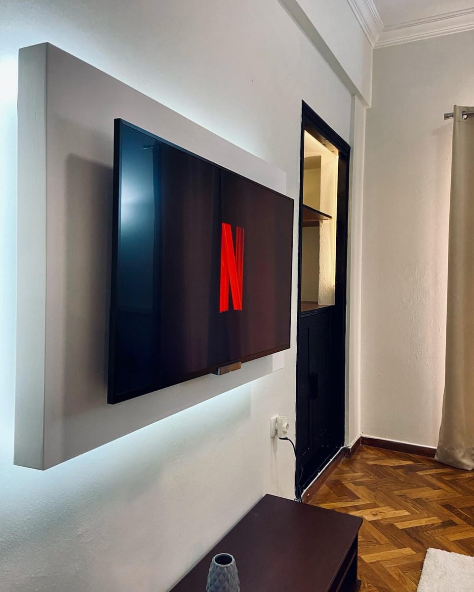 Communal lounge/ TV room, TV and multimedia, Evening entertainment