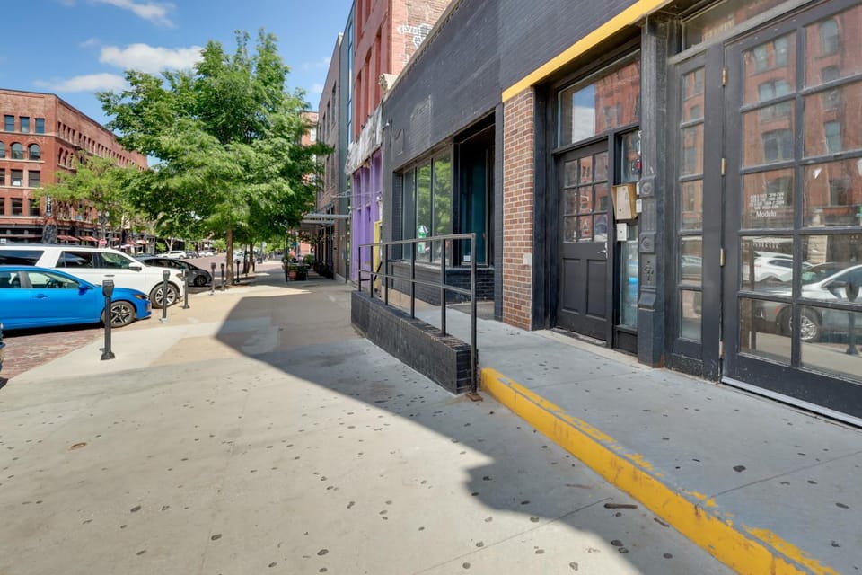 Prime Old Market Location: Walkable Omaha Condo! House in Omaha