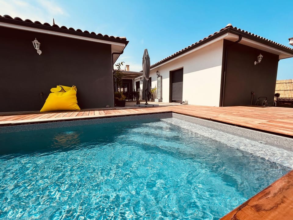 Pool view, Swimming pool