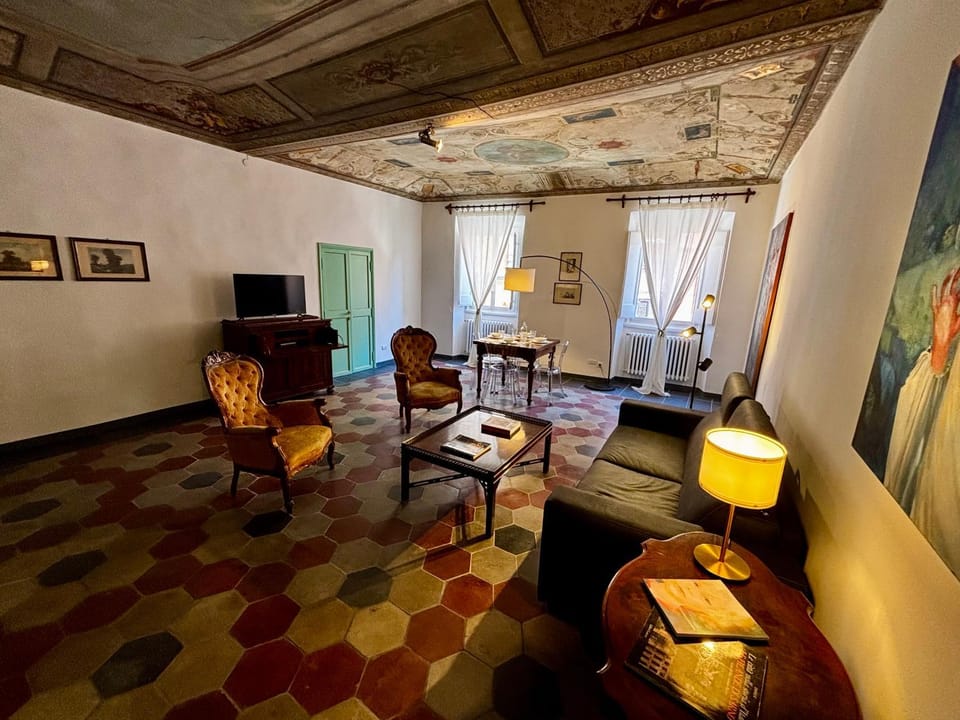 Communal lounge/ TV room, Living room