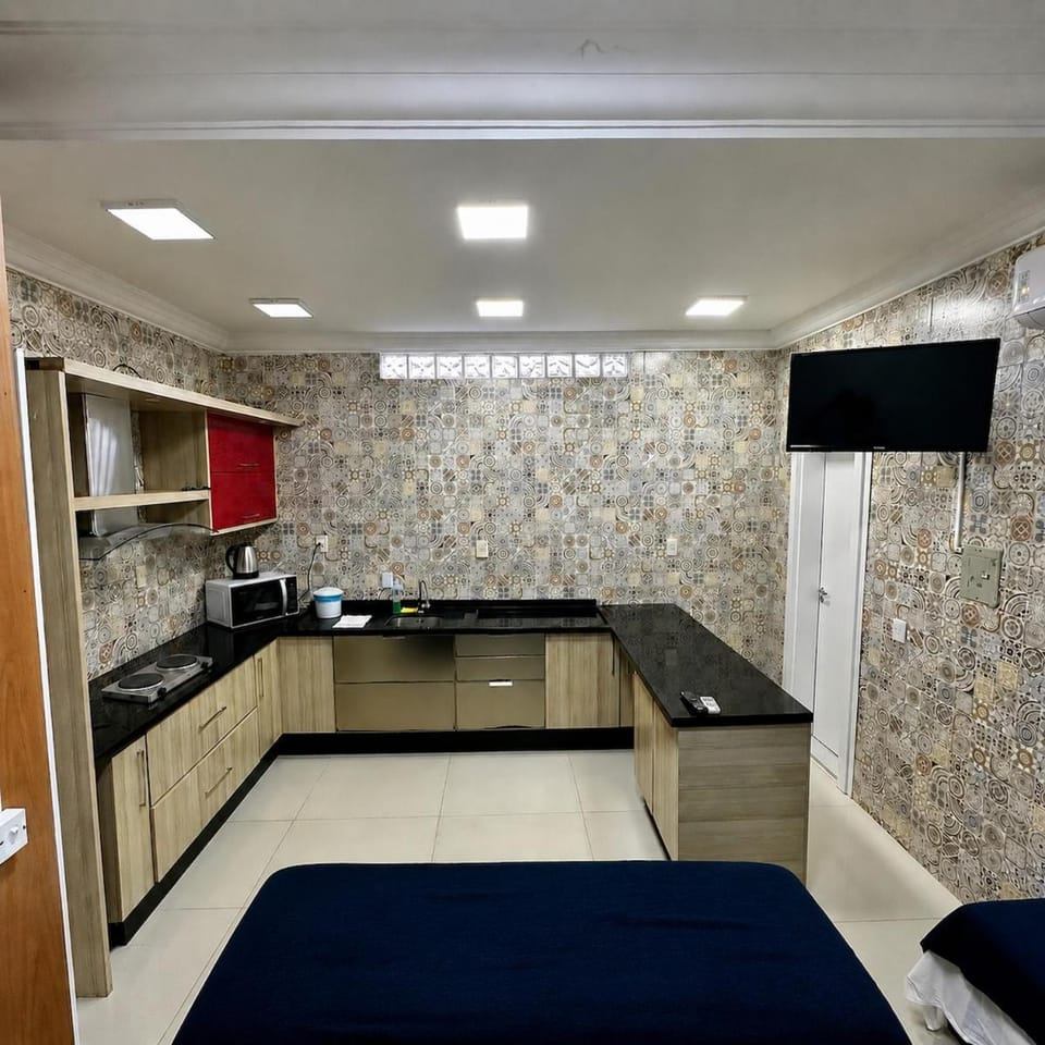 TV and multimedia, Kitchen or kitchenette, stove, kitchen