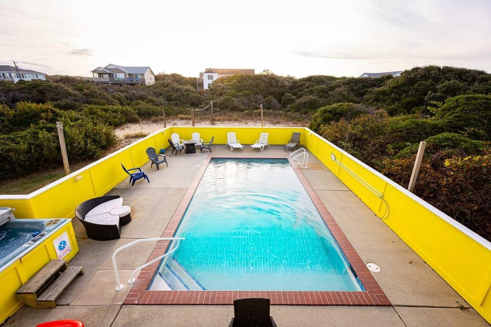 Semi Ocean Front Luxury Home Pool Spa Game Room House in Southern Shores