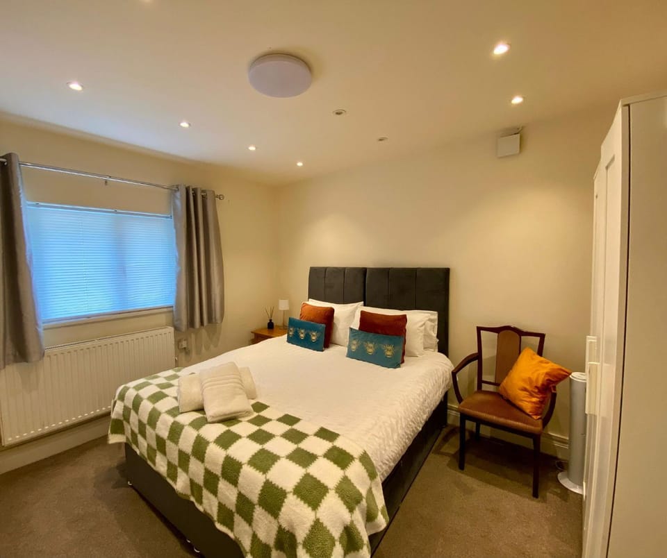 Modern 2 bed ground floor flat Apartment in Watford