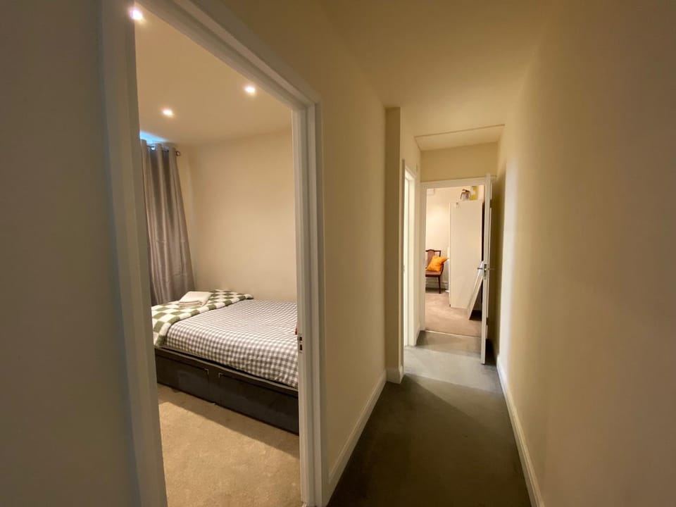 Modern 2 bed ground floor flat Apartment in Watford