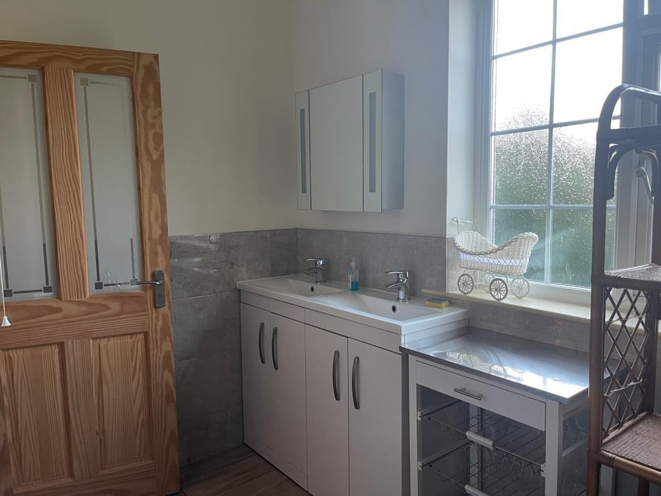Bathroom, Bath