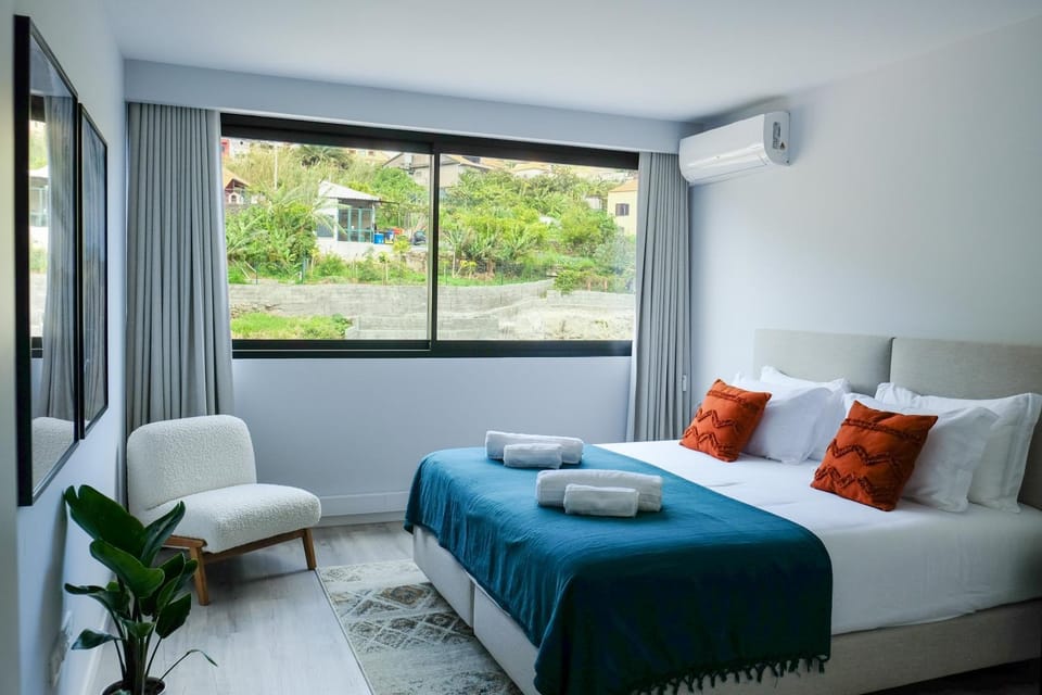 Bed, Photo of the whole room