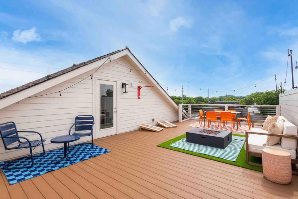 Large Full Home - 10 min Broadway 16ppl 10 Beds House in East Nashville