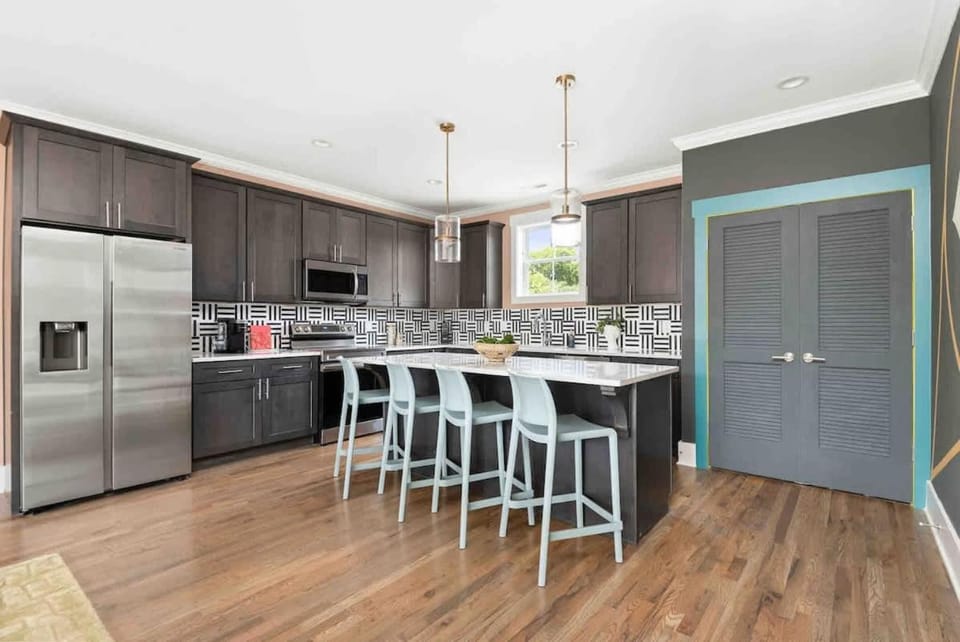 Large Full Home - 10 min Broadway 16ppl 10 Beds House in East Nashville