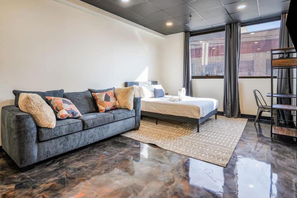 New Loft 3 min to CMU Pitt Sleeps 4 Apartment in Pittsburgh