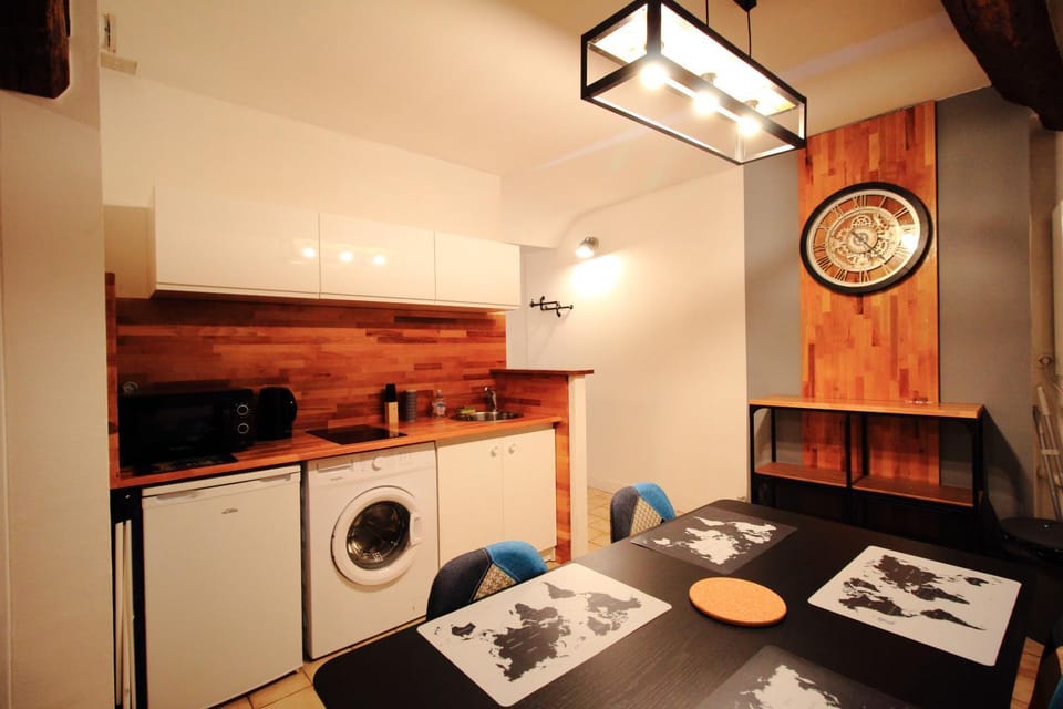 Kitchen or kitchenette, Living room, Dining area, microwave, stove, washing machine