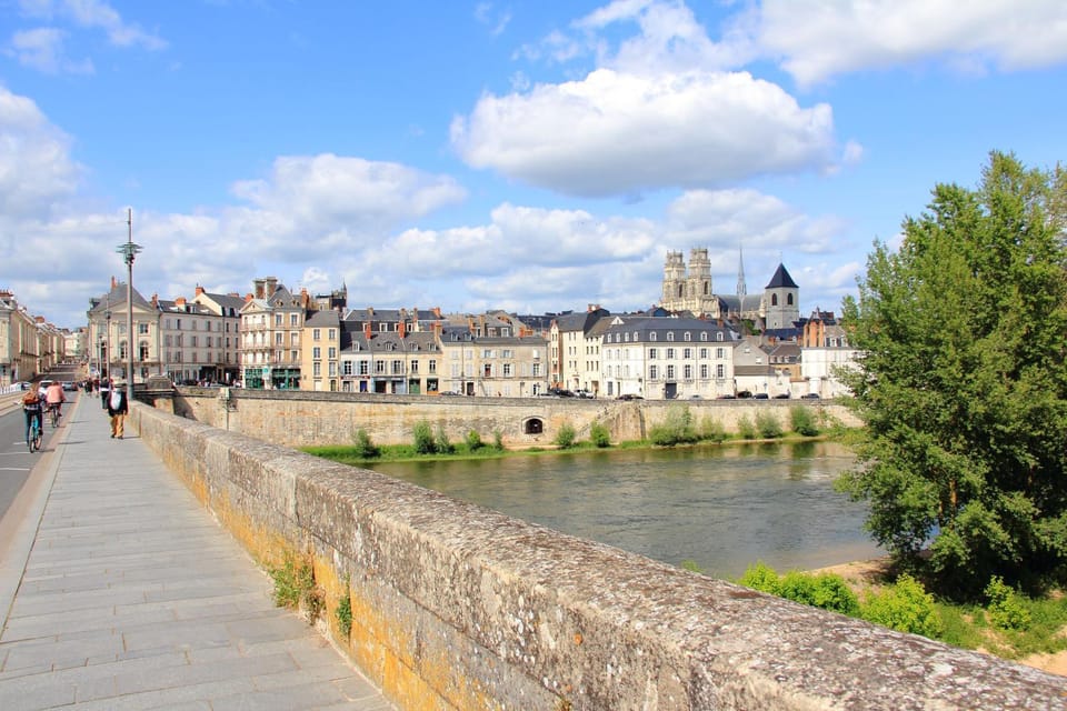 Nearby landmark, Day, Natural landscape, City view, River view, Location
