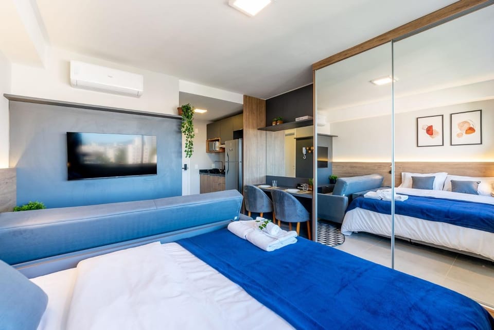 TV and multimedia, Photo of the whole room, Bedroom