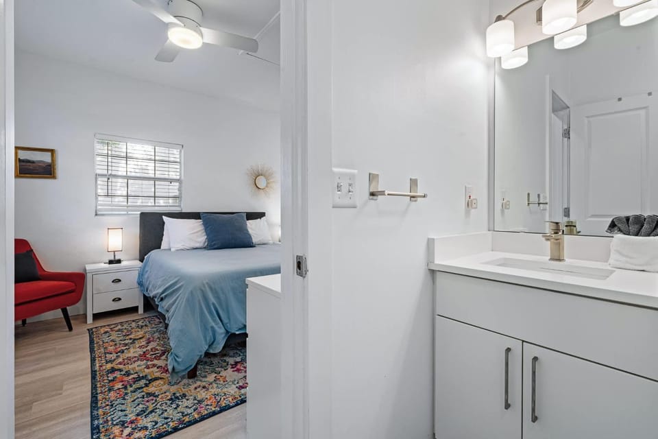 Courtyard Cottage- 15 Min Walk to Downtown Apartment in Saint Augustine