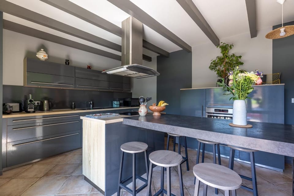 Kitchen or kitchenette, Kitchen or kitchenette